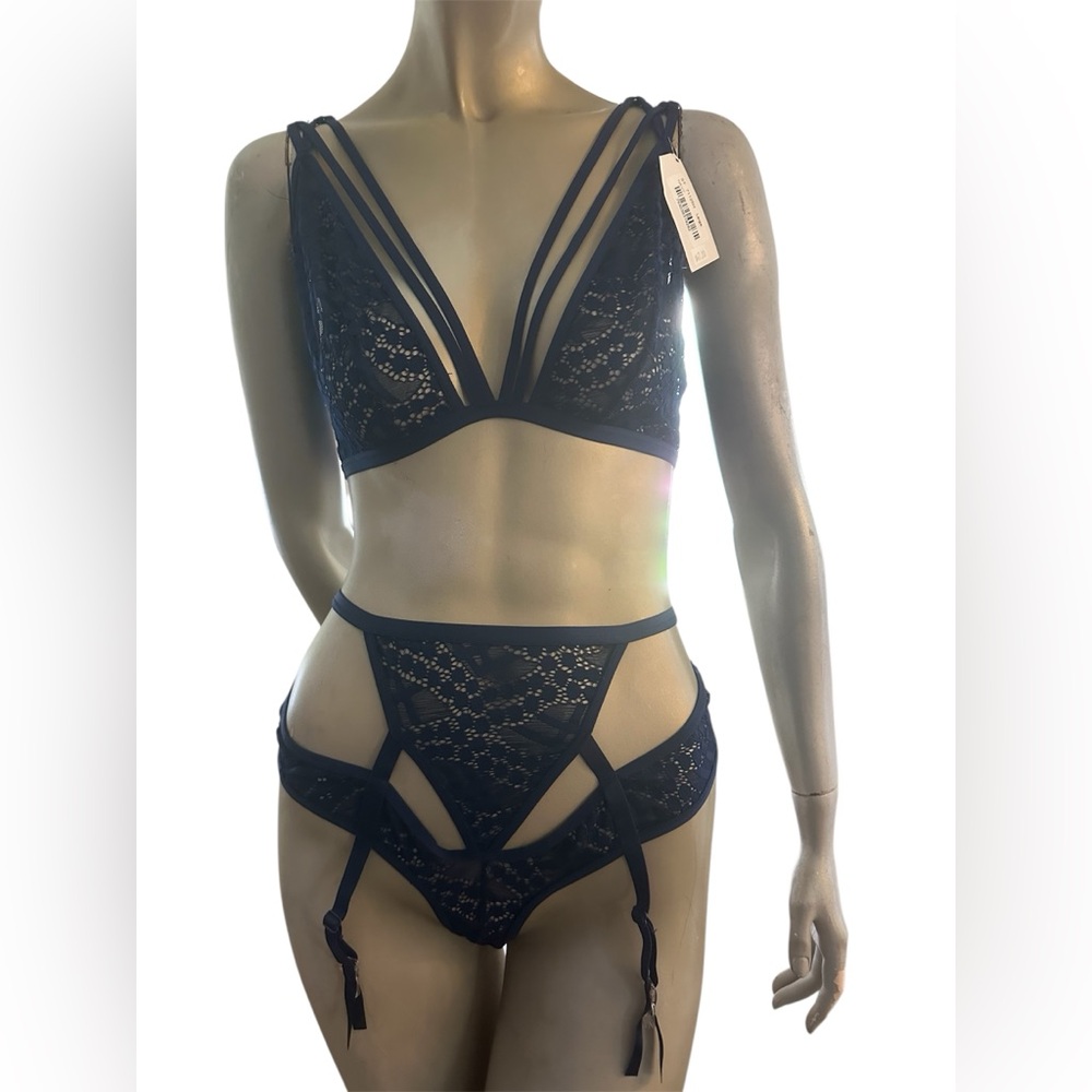 Escante Navy Lace Strappy Bra Garter Set-NWT